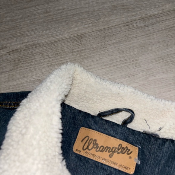 Wrangler Blue Denim Jacket with Cream Sherpa Collar - Picture 6 of 6